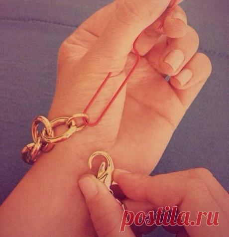 Как надеть браслет