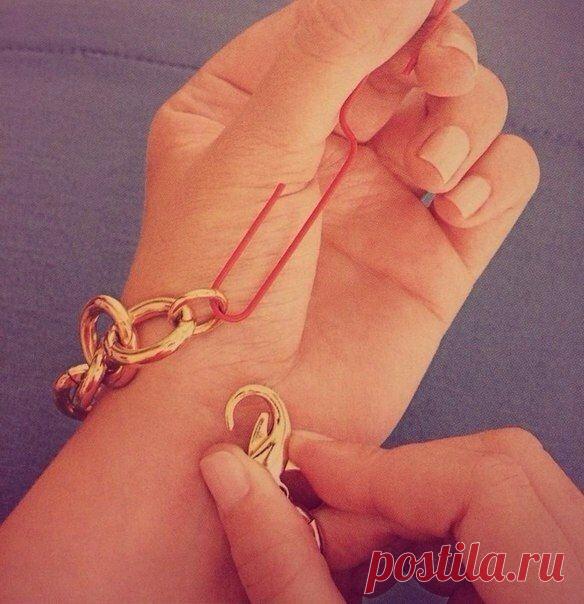 Как надеть браслет