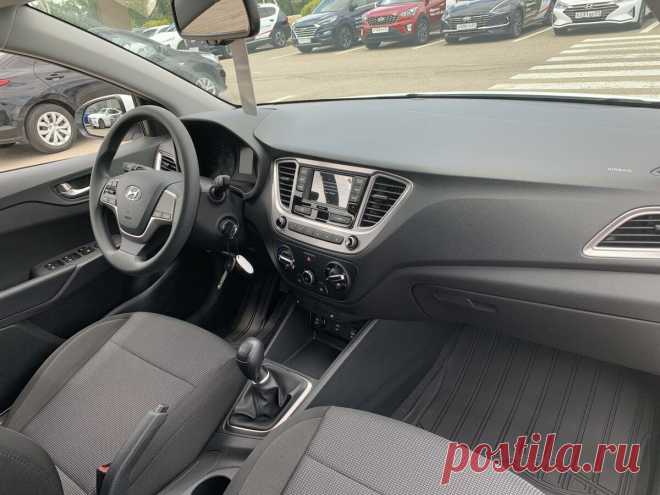 Купить новый Hyundai Solaris II Рестайлинг 1.6 MT (123 л.с.) бензин механика в Новороссийске: белый Хендай Солярис II Рестайлинг седан 2020 года по цене 911 000 рублей на Авто.ру