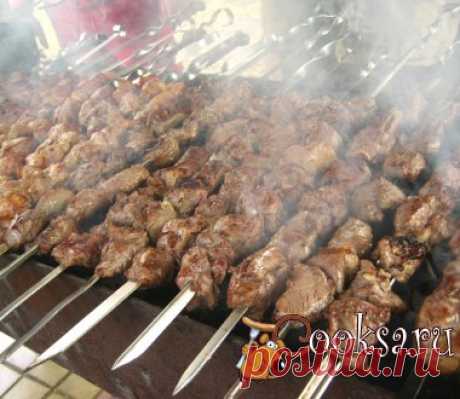 Готовим мясо на мангале (отличная подборка рецептов мяса шашлыка, салатов и соусов к шашлыку). В весенние или летние выходные дни, если на улице хорошая, теплая и солнечная погода, совсем не хочется сидеть дома! Самое время отправится с семьей или друзьями отдохнуть на природе, устроить пикник. Ну, а какой же пикник без вкусной, с ароматом дымка, еды приготовленной открытом огне? Конечно, лидером среди блюд приготовленных на мангале, является шашлык! Рецептов шашлыка невероятно много, но у…