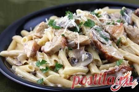 Паста с курицей и грибами в сливочном соусе: рецепт приготовления