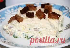 Мясной салат с сухариками «Засланный казачок»