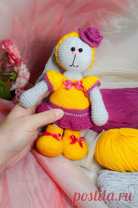 Зайка. Амигуруми