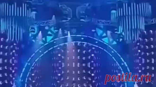 Господи, какая же это красивая песня, душу трогает, слушаю с удовольствием! ❤️