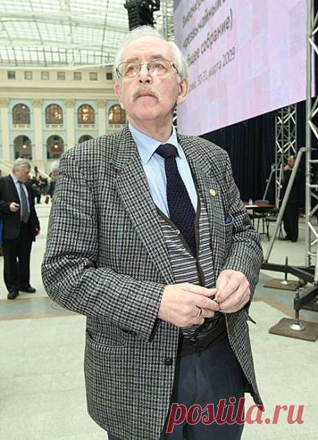 василий ливанов