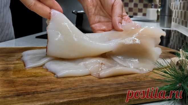 Улетает на ура, а разгадать состав никто не может. Вот это вкус! Самый интригующий салат с кальмарами 