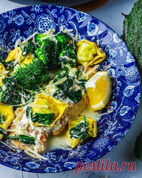 Сырно-шпинатная сливочная курица с тортеллини