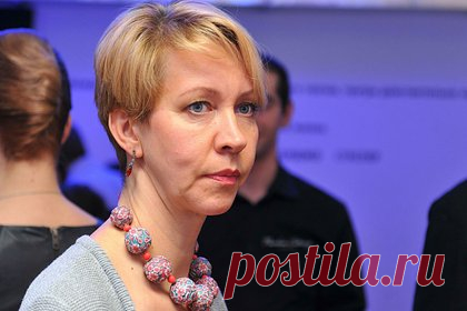 Лазарева с луковицей в руках посмеялась над арестом в России