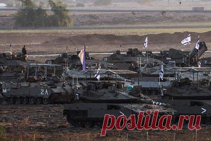 Авиабаза в Ираке подверглась ракетному обстрелу. Иракская авиабаза Айн-аль-Асад подверглась ракетному обстрелу, там слышен взрыв, пишет Reuters. Авиабаза находится на западе арабской страны. По данным агентства, как минимум один взрыв прозвучал именно на самой базе. Подробности уточняются. Также не приводится информация о том, откуда могла быть запущена ракета.