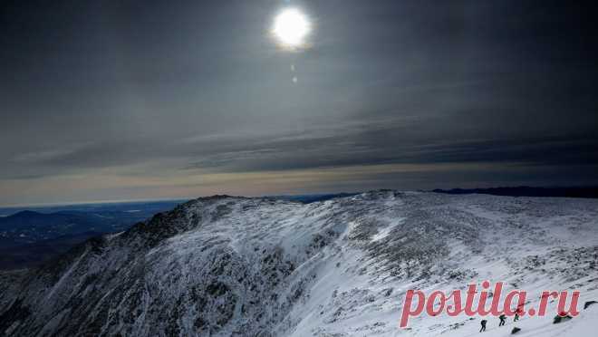Россиянам рассказали, когда будет день зимнего солнцестояния. Зимнее солнцестояние произойдет 22 декабря в 06:27 по мск. Об этом "Москве 24" рассказала научный директор Московского планетария Фаина Рублева. По ее словам, в этот день солнце как бы остановится на некоторое время. В ...