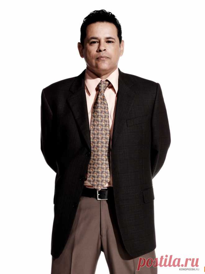 Рэймонд Крус (Raymond Cruz)