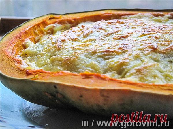 Куриные окорочка, запеченные в тыкве. Рецепт с фото Уложенные слоями мясо курицы, лук, картофель и кукуруза запекаются в половинке тыквы. Тыквенную чашу обернула фольгой на случай вытекания или перелива соков, но всё прошло просто отлично. Необыкновенные вкусовые ощущения! Образовался вкуснейший бульон. Мясо курицы, сахарная кукуруза, сама тыква дали сок. Картофель приготовился полностью, но не размяк, его можно было кусать.