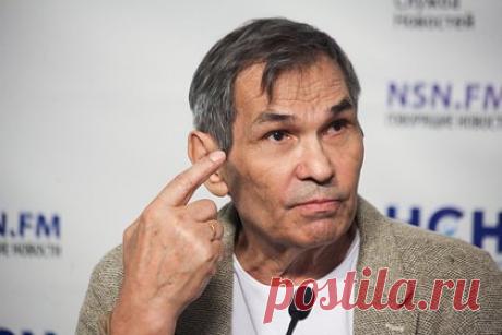 Бари Алибасов ответил на сообщения об обнаружении опухоли. Музыкальный продюсер Бари Алибасов в беседе с «Лентой.ру» отшутился в ответ на публикации об обнаружении у него доброкачественной опухоли. Ранее сообщалось, что врачи нашли у шоумена доброкачественное новообразование в виде кисты в репродуктивных органах и ему требуется операция.