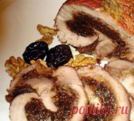 Рецепт: Мясной рулет с черносливом.