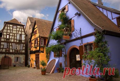 Очаровательный и живописный городок Юнавир. Франция