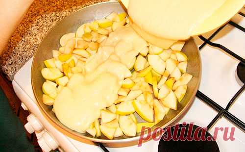 Шарлотка на сковороде с яблоками: секреты и 4 вкусных рецепта