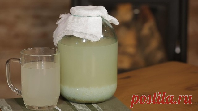 Пью pисовый квас всё лето — не вcпоминаю о суставах целый год! Вот как его приготовить...

Рисовый квас - настоящее чудо-средство! Приготовить его очень просто, а польза от него фантастическая! К тому же, такой квас отлично утоляет жажду в летнюю жару.

Рисовый квас оказывает благотворное влияние на весь организм. Его необходимо пить людям с остеохондрозом, чтобы избавиться от отложения солей. С давних времён рис считается лучшим средством в очищении организма

Рисовый ква...