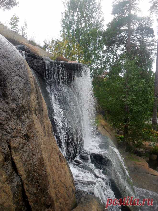 водопад в саду камней