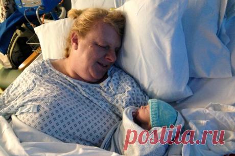 «Как долго я тебя ждала!» Пятидесятилетняя женщина стала матерью после шестнадцати лет неудачных попыток . Милая Я