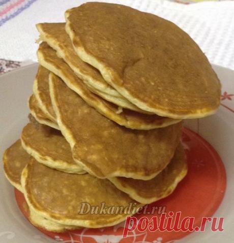 Быстроходные лепешки | Диета Дюкана

2 яйца,
3 ст. л. овсяных отрубей,
1 ст. л. изолята,
кефир 0% на глаз, чтобы по консистенции почти как на блины,
сода.