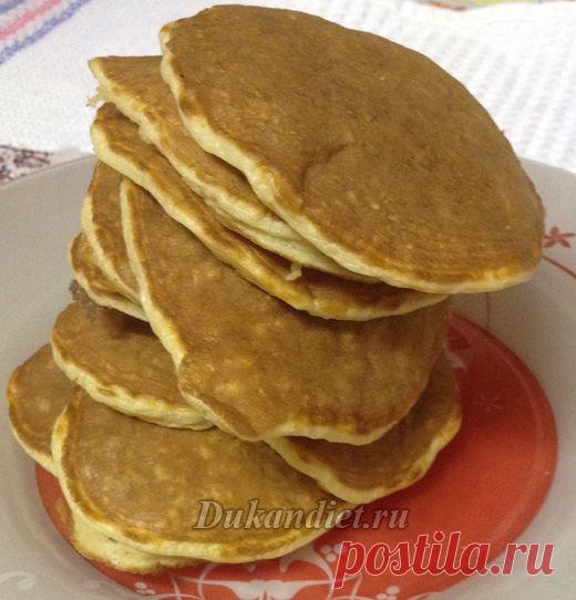 Быстроходные лепешки | Диета Дюкана

2 яйца,
3 ст. л. овсяных отрубей,
1 ст. л. изолята,
кефир 0% на глаз, чтобы по консистенции почти как на блины,
сода.