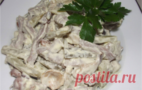 Салат с языком, грибами и солеными огурцами