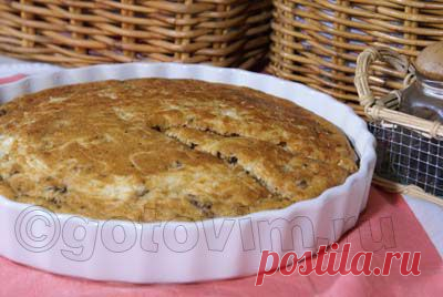 Пирог с грибами и сыром на кукурузной муке.