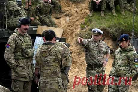 В британской армии возник острый дефицит кадров. В британской армии возникла острая нехватка четырех тысяч военнослужащих. Это произошло на фоне увольнения 16 тысяч военных, что стало рекордом за последние шесть лет. Отмечается, что массовым увольнениям военнослужащих предшествовали жалобы на низкую оплату труда и качество служебного жилья.