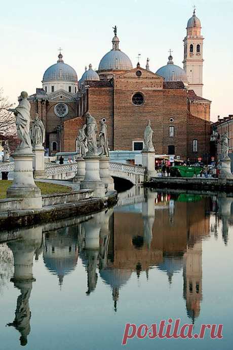 S.Giustina - Padua Veneto Italy  |  Найдено на сайте trekearth.com.