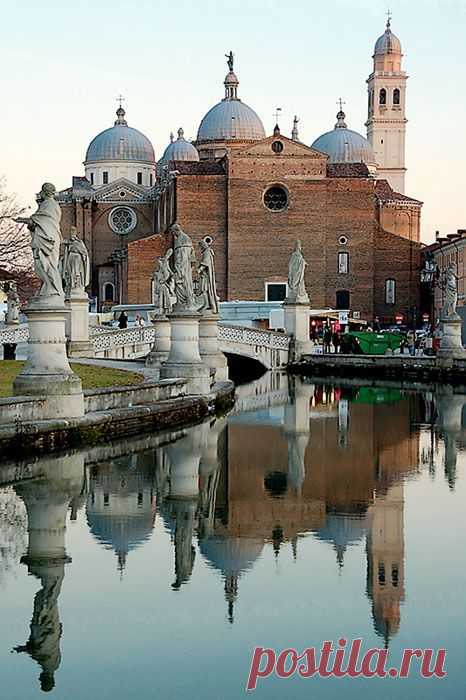 S.Giustina - Padua Veneto Italy  |  Найдено на сайте trekearth.com.