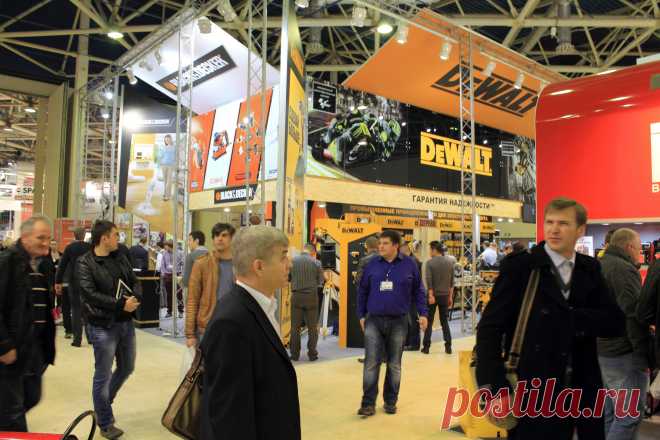 Стенды DeWALT и Black & Decker