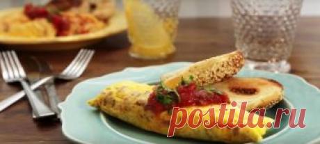 Она поместила 2 яйца в мешочек с застежкой. Итог — лучший завтрак! Загрузка... 
 От такого завтрака вряд ли кто-то откажется! Нежный яичный омлет в форме рулета с начинкой — то, что нужно, когда хочется чего-то действительно оригинального. Еще одно преимущество этого симпатичного...