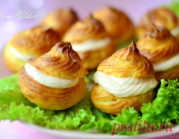 Закусочные профитроли со сливочно-лососевым крем-муссом . Ингредиенты: сливочное масло, молоко, мука