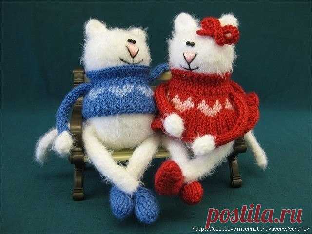 Вязаный Кот Пушок, влюбленная парочка и др кошачьи