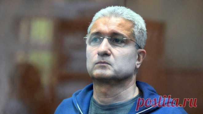 Бывший замглавы Минобороны Тимур Иванов попросил отпустить его из СИЗО. Экс-заместитель министра обороны России Тимур Иванов, ссылаясь на положительные служебные характеристики, попросил отпустить его из следственного изолятора (СИЗО). Об этом сообщает ТАСС. В документах, представленных в суд, говорится, что ...