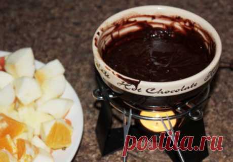 Шоколадное фондю с фруктами - Рецепты. Кулинарные рецепты блюд с фото - рецепты салатов, первые и вторые блюда, рецепты выпечки, десерты и закуски - IVONA - bigmir)net - IVONA - bigmir)net