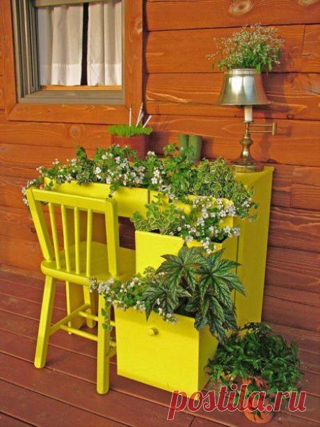 На что годится старый стол? / Цветы, вазы и цветочные горшки /