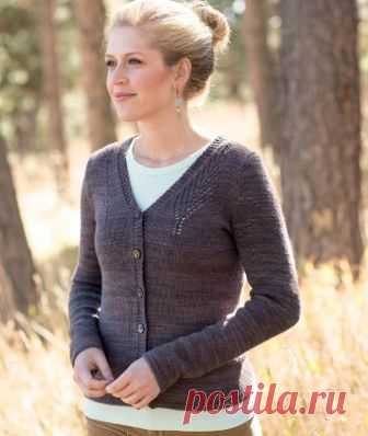 Вязание жакета REMINGTON Вязаные жакеты и кофты спицами и крючком от иностранных дизайнеров с переводом описаний и схем на русский язык. Жакет вязаный спицами или крючком - это очень стильная и элегантная вещь в нашем гардеробе, а вязаные кофты как правило это уютный и комфортный силуэт, не мешающий движению, не сковывающий движения. Предлагаем Вам широкую подборку с описанием и схемами.