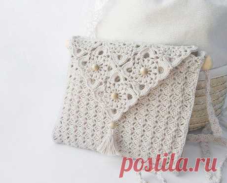 Сумочка клатч связанна крючком частично из мотивов