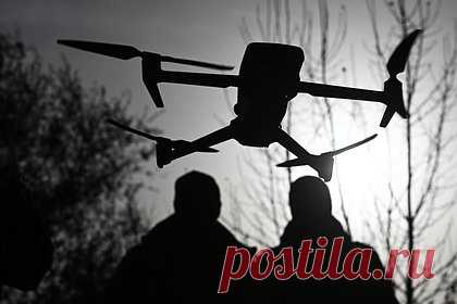 В России создадут дрон типа «летающее крыло» для нужд СВО. В России создадут дрон типа «летающее крыло», предназначенный для разведки, корректировки огня и связи в зоне специальной военной операции (СВО). Об этом со ссылкой на конструкторское бюро (КБ) «Восток» сообщает ТАСС. Размах крыльев беспилотного аппарата составит три метра.