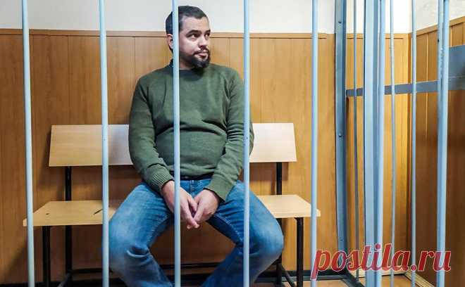 Мужа экс-главы «Новой Голландии» наказали за посты о теракте в «Крокусе». Первый Западный окружной военный суд вынес приговор декоратору Николаю Конашенку, мужу экс-главы парка «Новая Голландия» в Санкт-Петербурге Роксаны Шатуновской, по делу о публичном оправдании терроризма (ч.