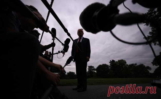 Трамп запланировал на вечер 7 августа выступление с речью в Белом доме. Президент США в 16:00 по местному времени (23:00 мск) выступит с обращением перед журналистами, сообщает издание Roll Call, которое публикует ежедневное расписание президента.