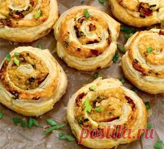 Закусочные булочки с сыром и беконом
