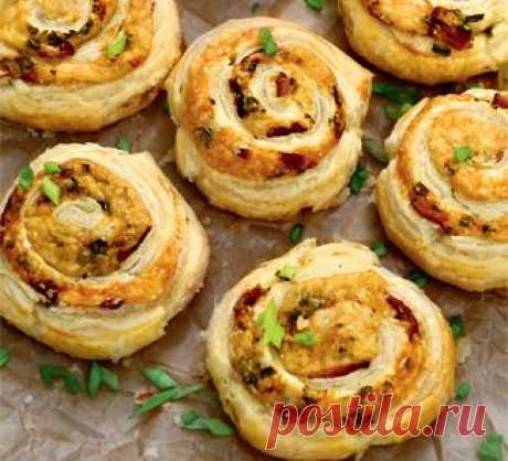 Закусочные булочки с сыром и беконом