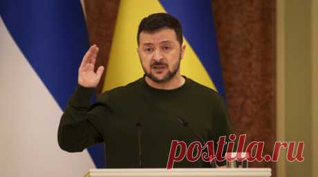 Автор конституции Украины Табачник: нелегитимность Зеленского создана специально. Один из авторов действующей конституции Дмитрий Табачник заявил, что нелегитимность Владимира Зеленского, полномочия которого истекли 20 мая, создана специально, чтобы сделать невозможными переговоры с Россией. Читать далее