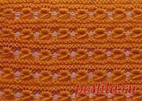 Оригинальный узор спицами с вытянутыми петлями 
#узоры_спицами

На схеме данной ниже показаны лицевые и изнаночные петли.
Раппорт узора составляет 5 петель в ширину и 8 рядов в высоту.

Снимаем 5 петель в 6-ом ряду как изнаночные и затем вытягиваем из накидов предыдущего ряда 5 длинных петель, далее одеваем эти петли обратно на левую спицу, правую спицу вводим сразу в 5 этих петель и далее вяжем 1 лицевую, не снимая петли с левой спицы, вяжем 1 изнаночную, далее 1 лицевую,...