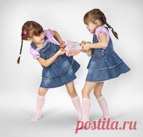 Должны ли дети делиться игрушками? / Малютка