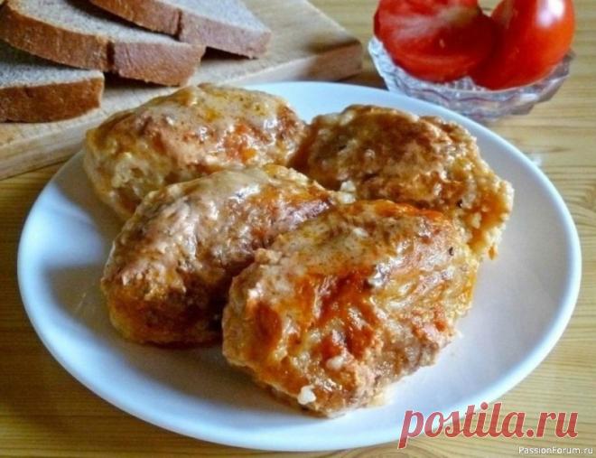 Ленивые голубцы Ленивые голубцы А что у нас к обеду? Очень вкусное домашнее блюдо, как у мамы!🥘🍖🥬🍲Ингредиенты:● Фарш-250 грамм,● капуста 250 грамм,● 0,5 стакана риса,● 1 луковица,● 1 морковь.,● 3 зубчика чеснока,● соль,● перец,● 1 яйцо. Приготовление:Капусту мелко порубить и ошпарить кипятком,...