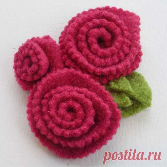 Bright pink roses Wool felt brooch pin