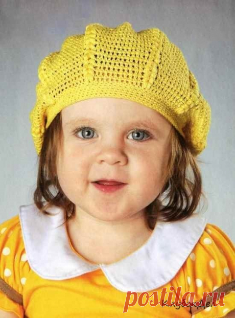Вязаный летний беретик желтого цвета - модный аксессуар для маленьких модниц.